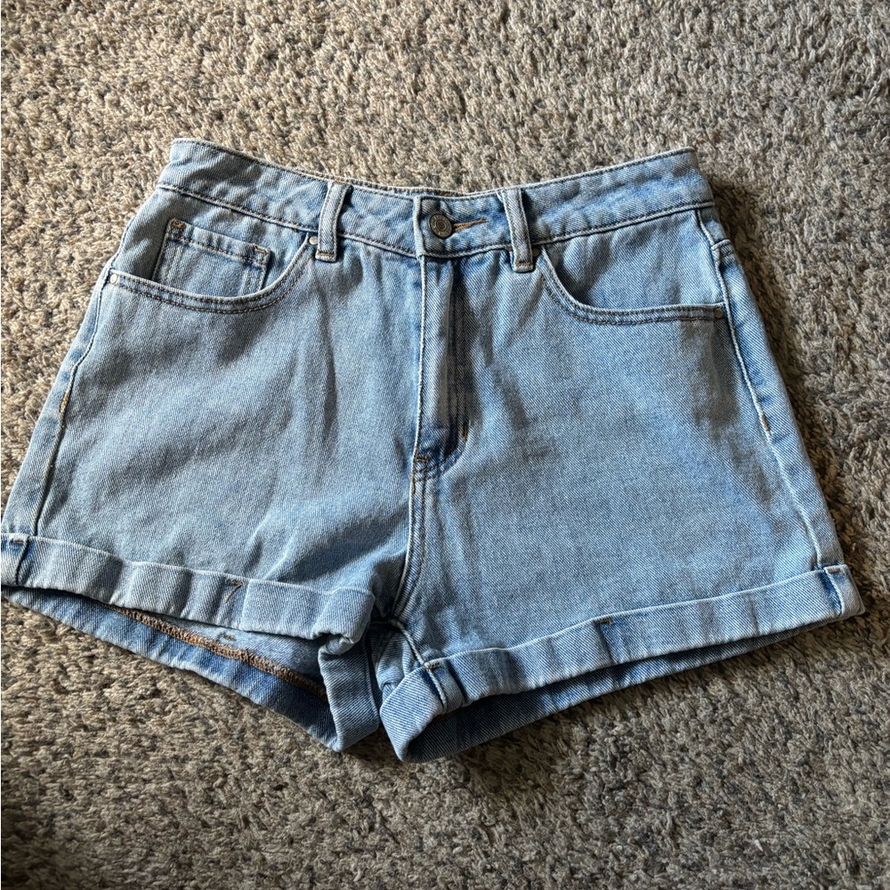 Pacsun Light Indigo Raw Cut Denim Mom Shorts - Picture 2 of 6